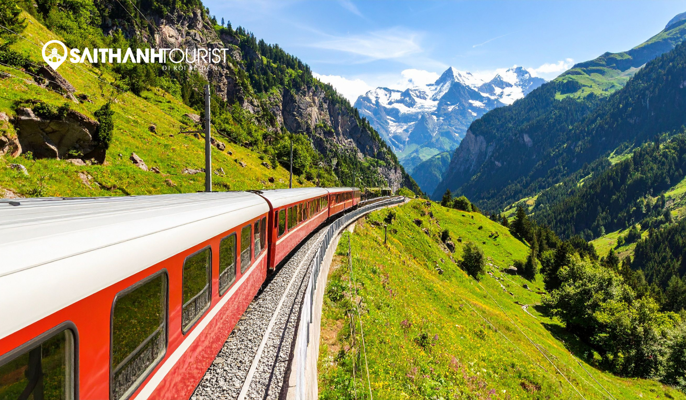 Cảnh đẹp Thụy Sĩ mùa hè với dãy Alps và tàu hỏa