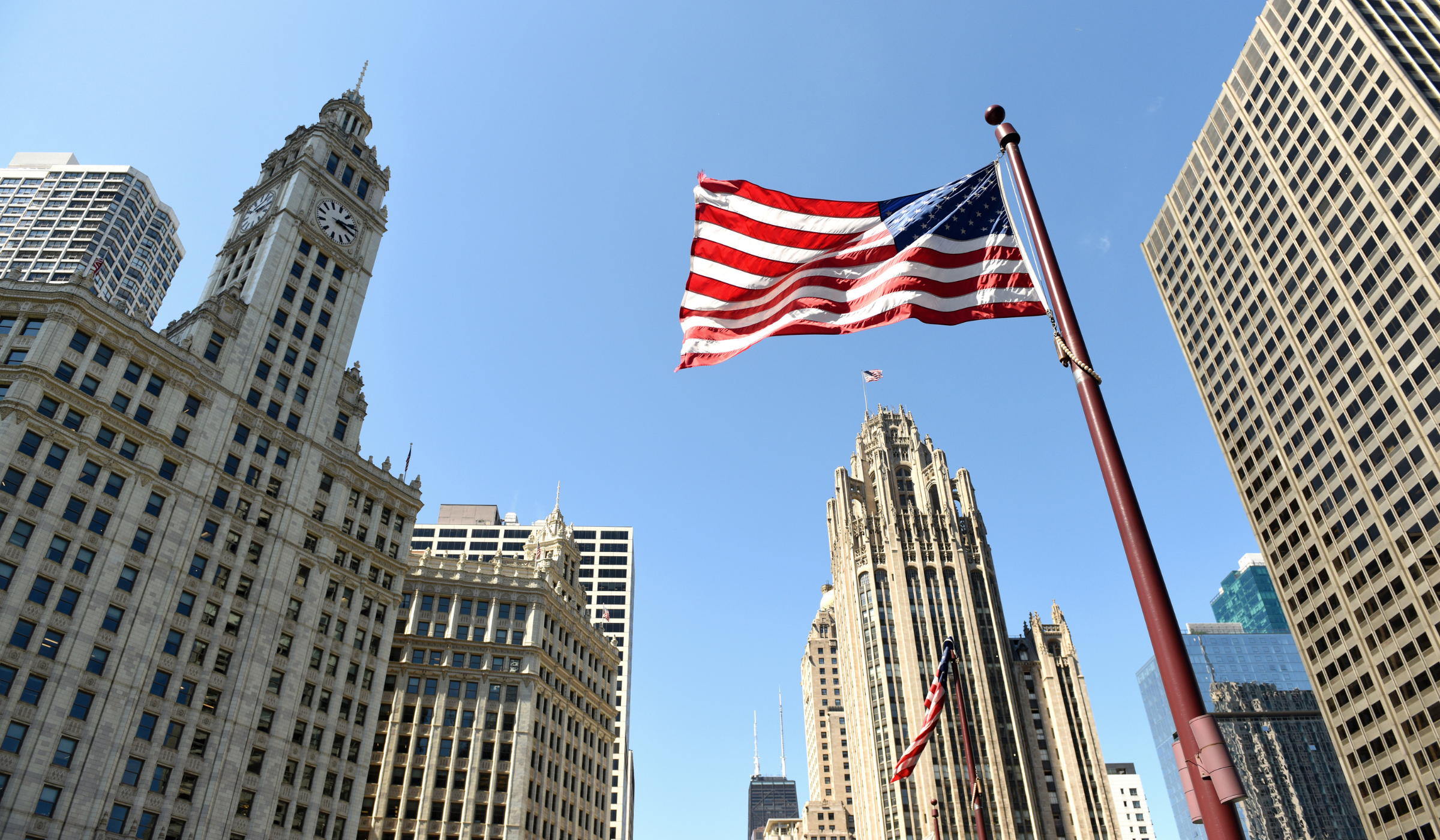 Cờ Mỹ tại thành phố Chicago – visa Mỹ vẫn hoạt động bình thường tại Việt Nam