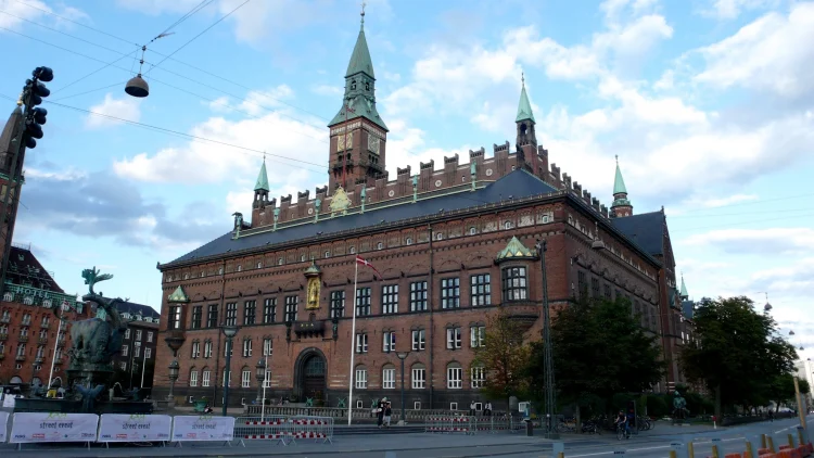 Tòa Thị Chính là ở Copenhagen (Đan Mạch)